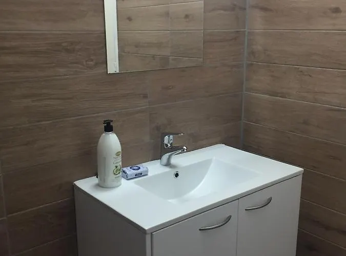 Kasapis Apts アパート *